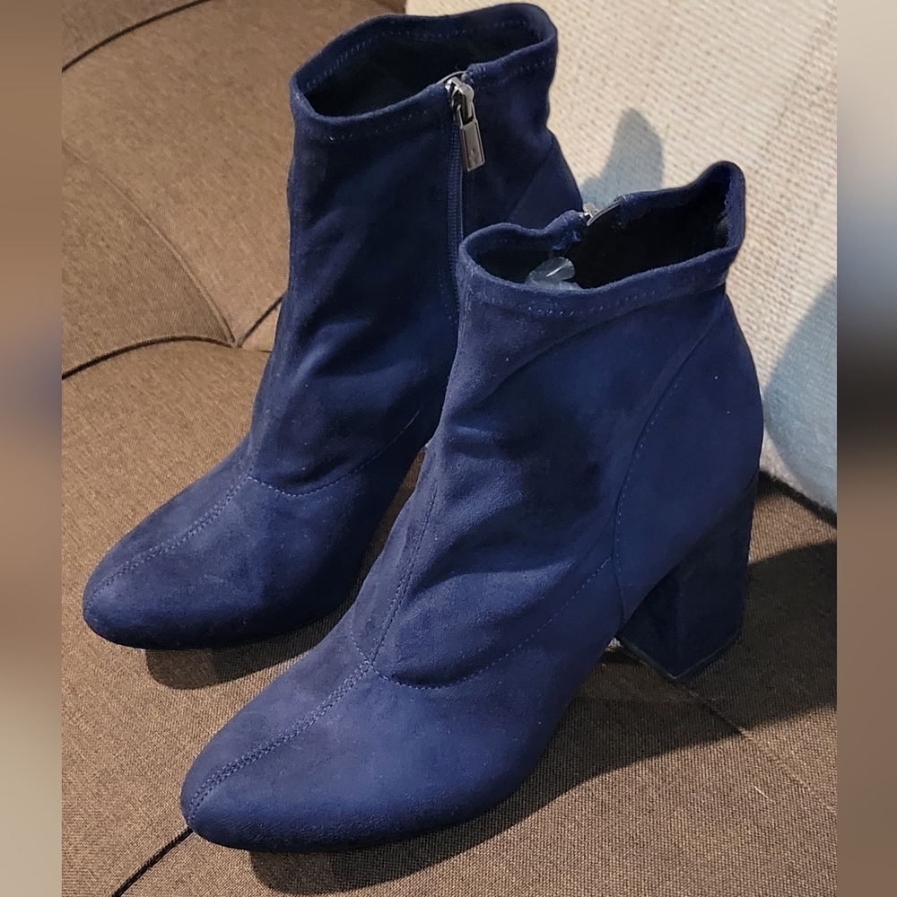 Kenneth Cole Blue Suede Round Toe Side Zip Ankle Booties Shoes SZ 9.5 - Picture 3 of 10